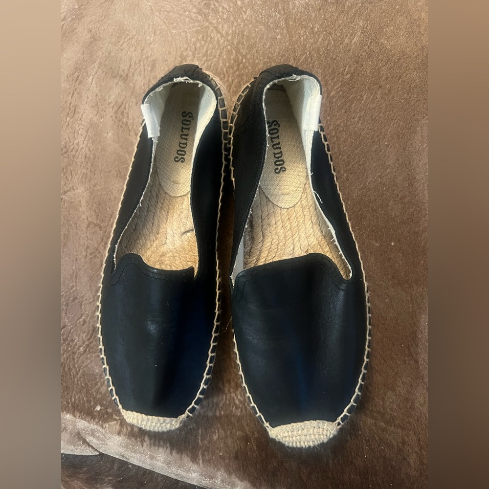 SOLUDOS Black Leather Espadrille Size 6.5 ( fits more like a 6)
